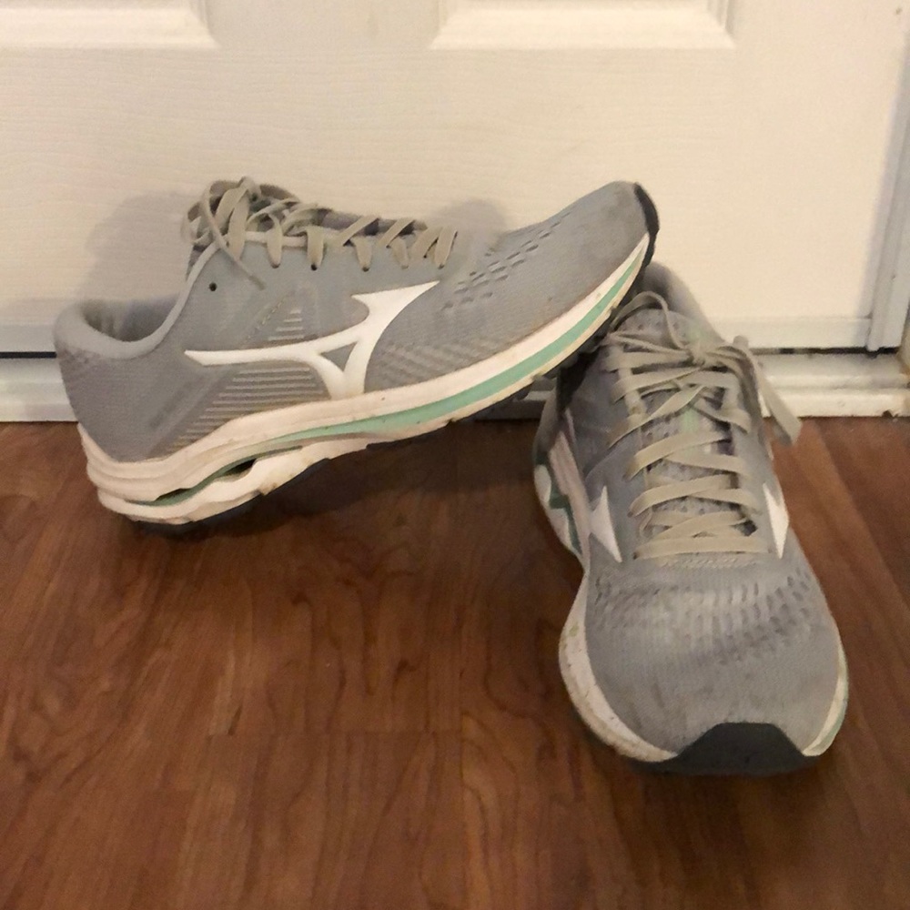 Running shoes